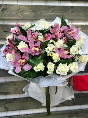 Букет цветов из: Розы и Хризантемы в Арбаж