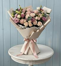 Букет цветов из:  Розы и Лизиантусы в Арбаж