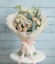 Букет цветов из:  Розы и Лизиантусы в Арбаж