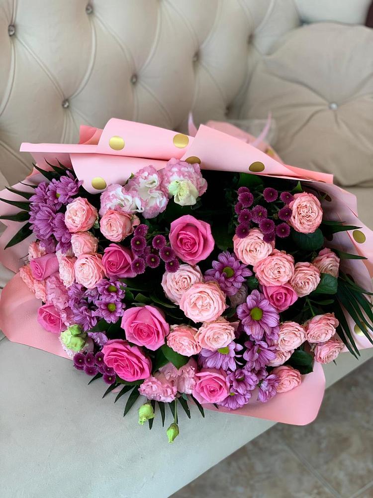 Букет цветов из: Хризантемы, Розы и Лизиантусы в Арбаж