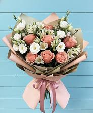 Букет цветов из:  Розы, Альстромерии и Лизиантусы в Арбаж