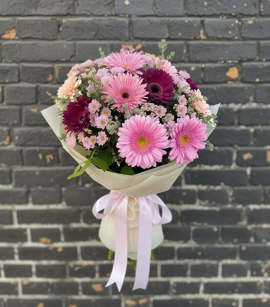 Букет цветов из: Герберы и Хризантемы в Арбаж