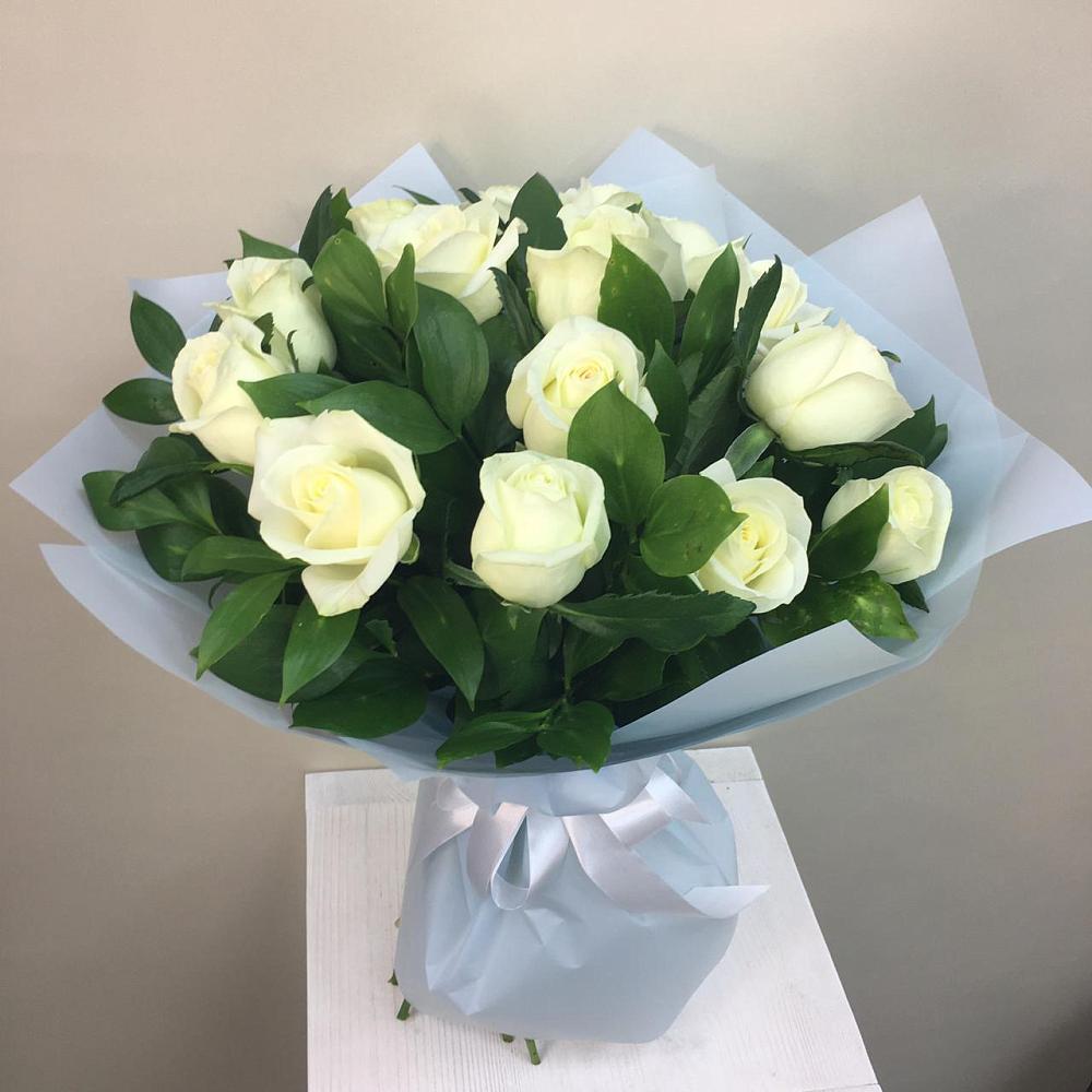 Букет 15 Белых роз Проуд в Арбаж