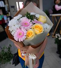 Букет цветов из:  Герберы, Розы и Хризантемы в Арбаж