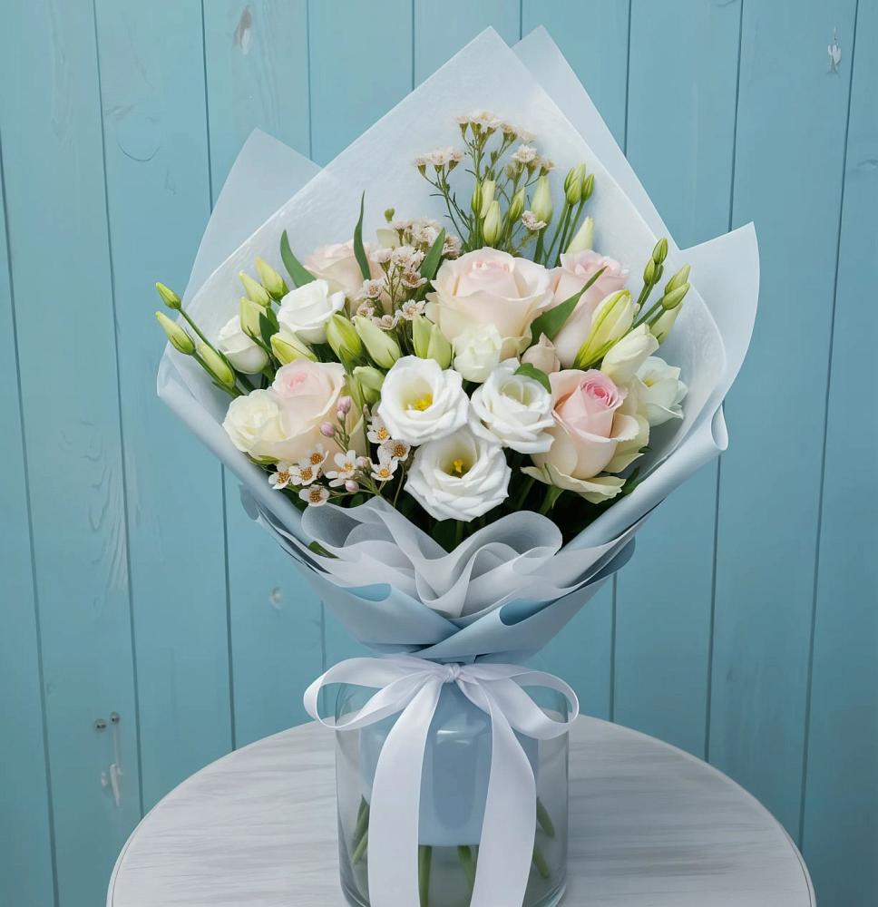 Букет цветов из: Розы и Лизиантусы в Арбаж