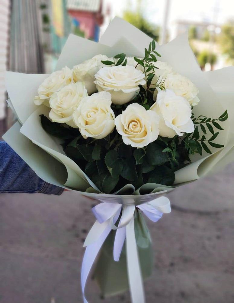 Букет Белые розы Проуд в Арбаж