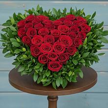 Цветочная композиция из Розы в виде сердца в Арбаж