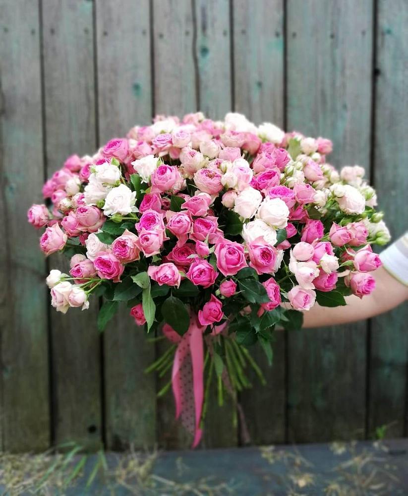 Букет Розовые кустовые розы Натали и Лав Лидия в Арбаж
