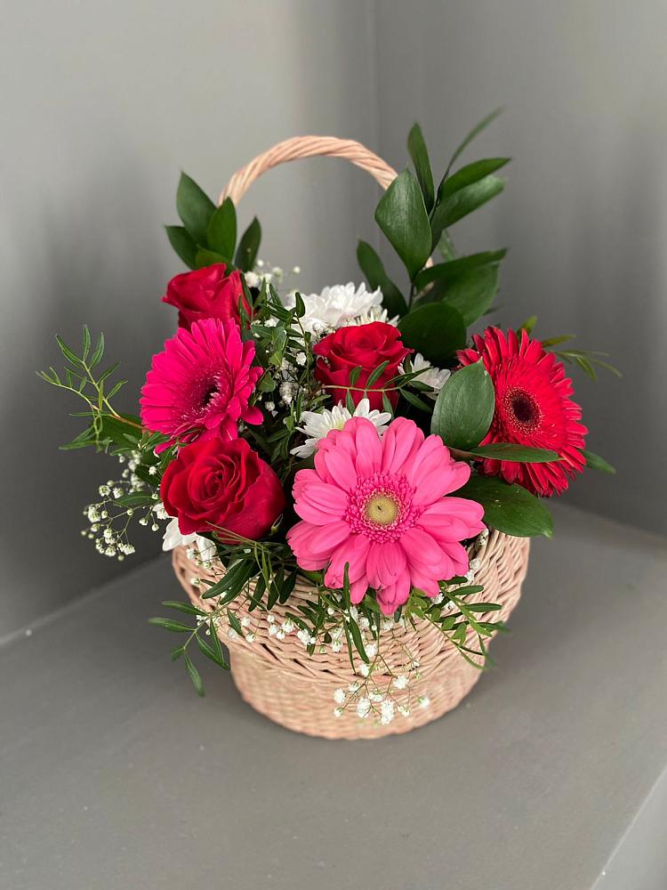 Цветочная композиция из Розы, Хризантемы и Герберы в корзине в Арбаж