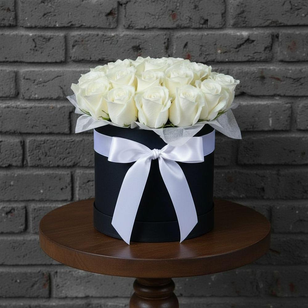 Цветочная композиция из Розы в шляпной коробке в Арбаж