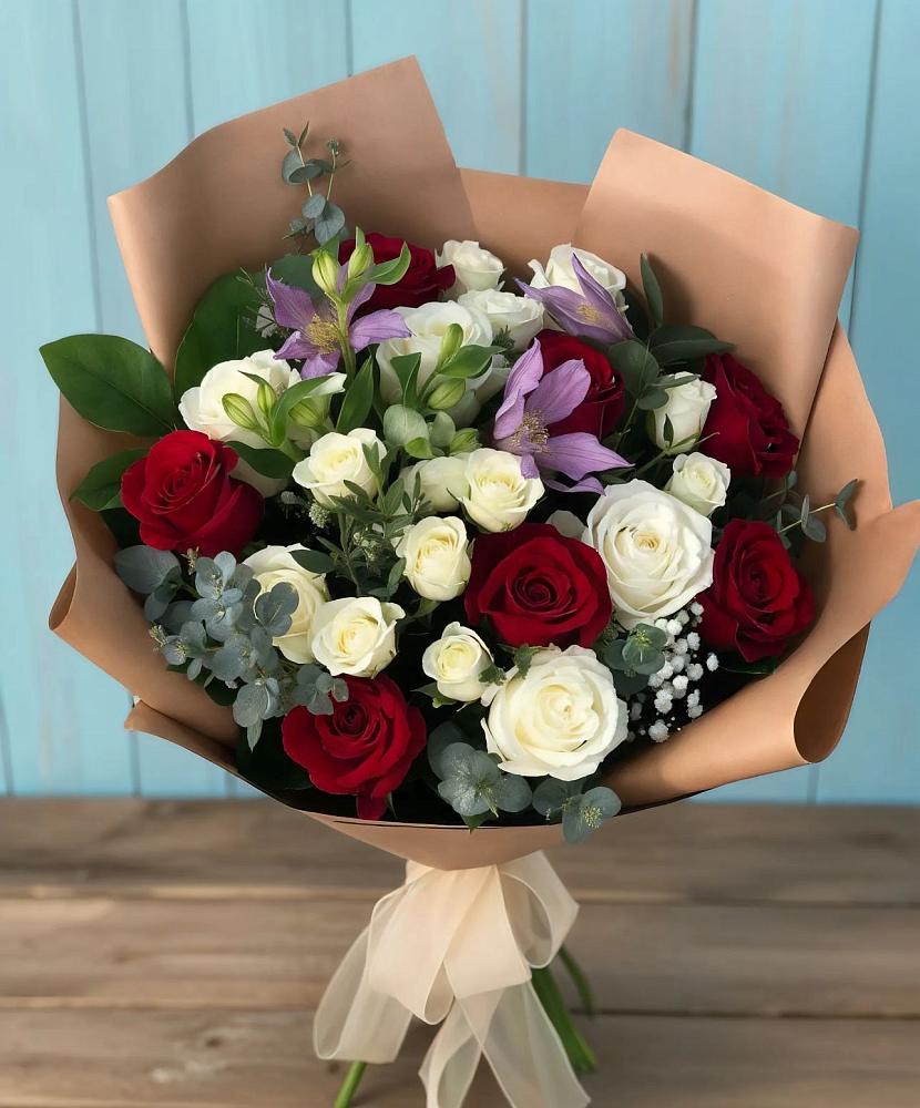 Букет цветов из: Розы и Альстромерии в Арбаж