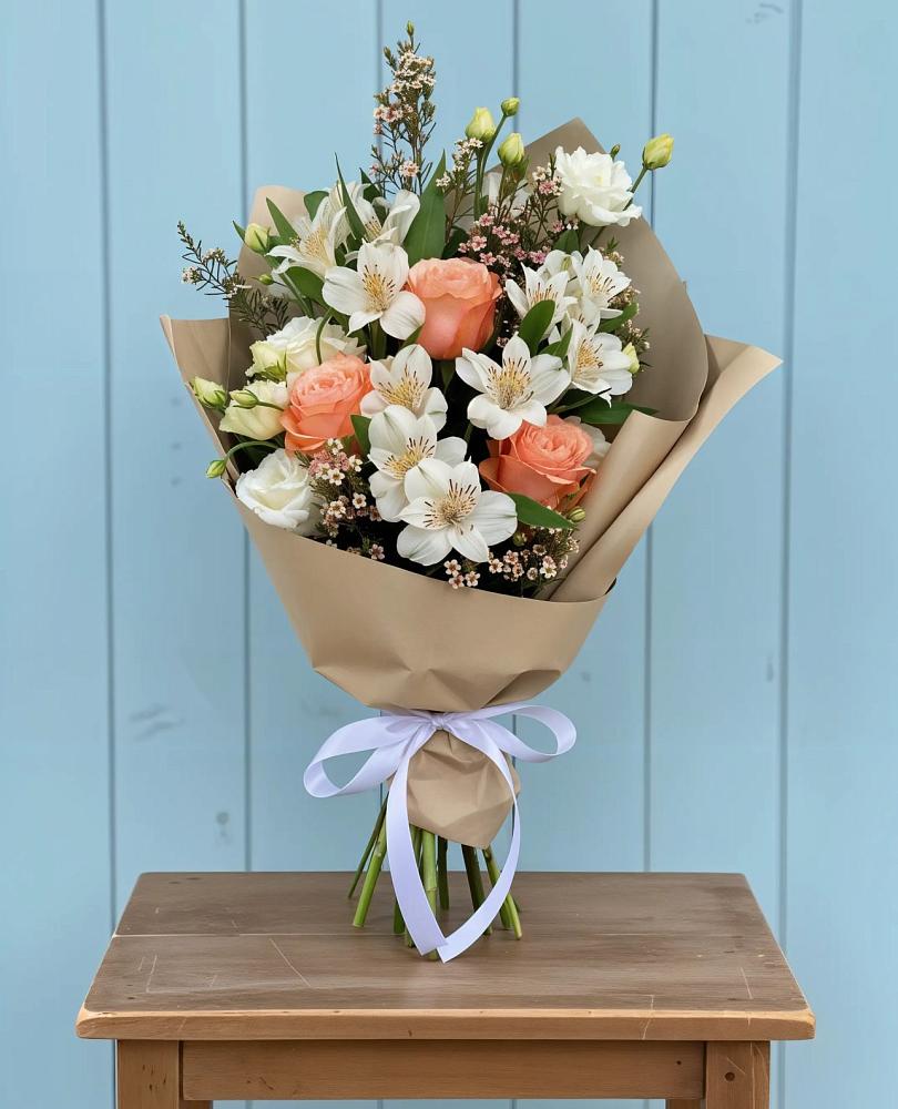 Букет цветов из: Альстромерии, Лизиантусы, Розы и Хризантемы в Арбаж