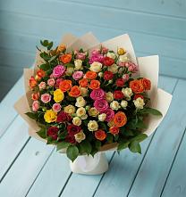 Букет Микс из разноцветных кустовых роз в Арбаж