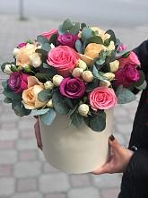 Цветочная композиция из Розы в шляпной коробке в Арбаж